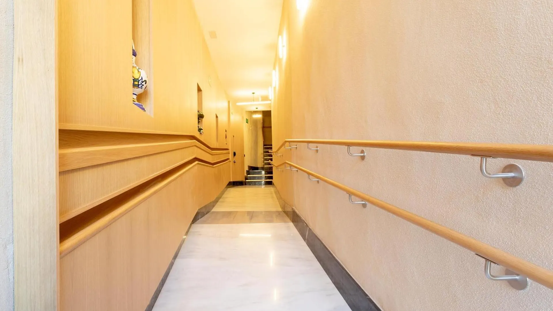 Genteel Home San Francisco Suites Sevilla 0*,  Spanien