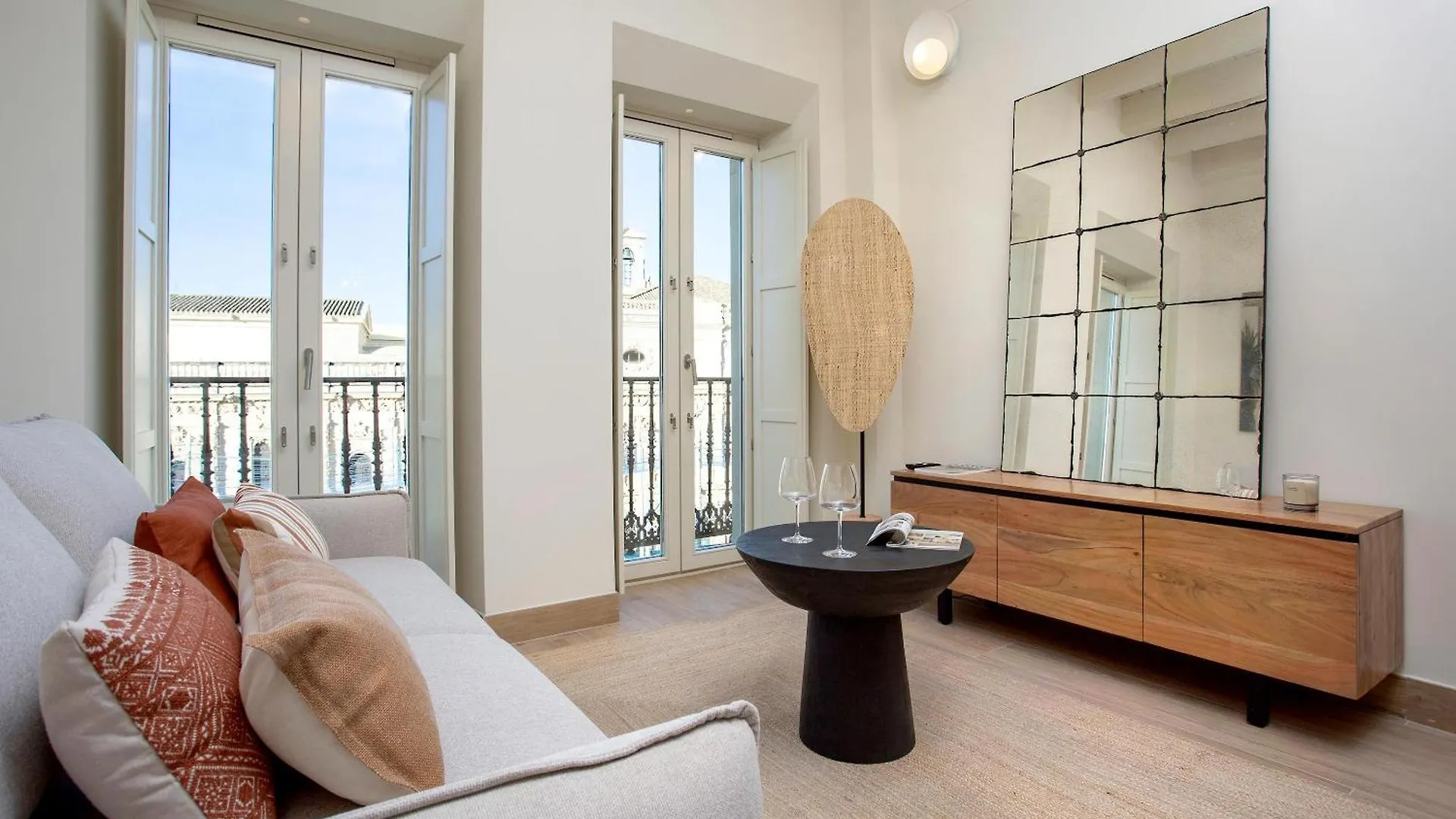 Genteel Home San Francisco Suites Seville